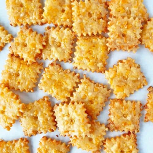 Baked homemade cheez it crackers ready for eating.