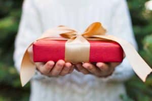 5 myths to let go about giving gifts | Happy Simple Living blog