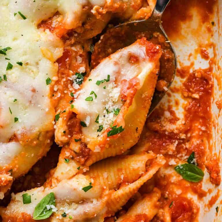 Stuffed pasta shells with ricotta cheese filling.